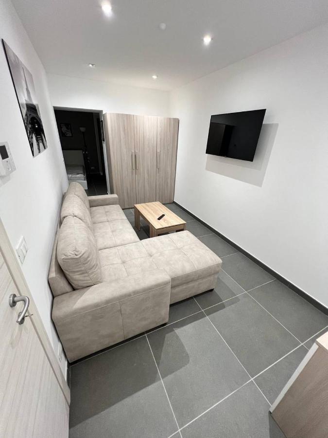 Modern Loft Center Of Turin + Jacuzzi 30M Metro Lejlighed Collegno Eksteriør billede